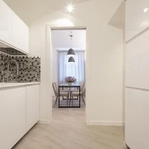  Apartment Palace Downtown